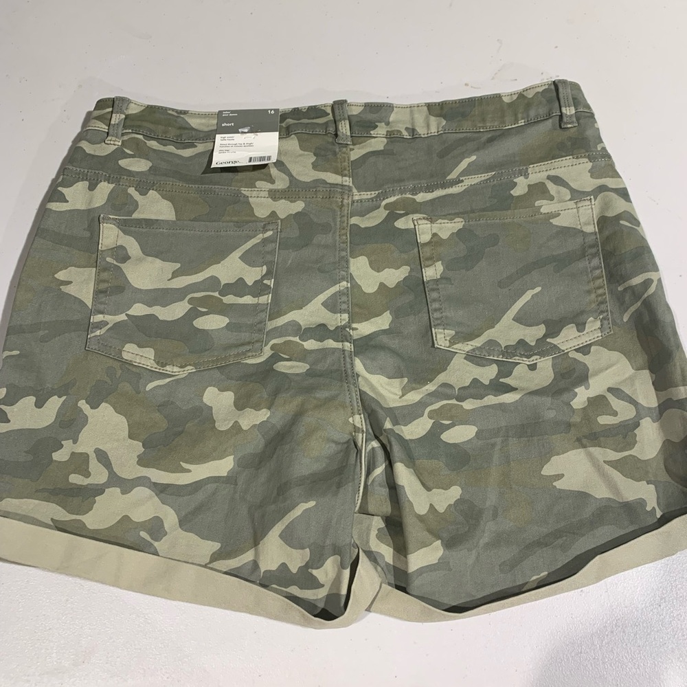 Camouflage Women's Shorts - Picture 2 of 2